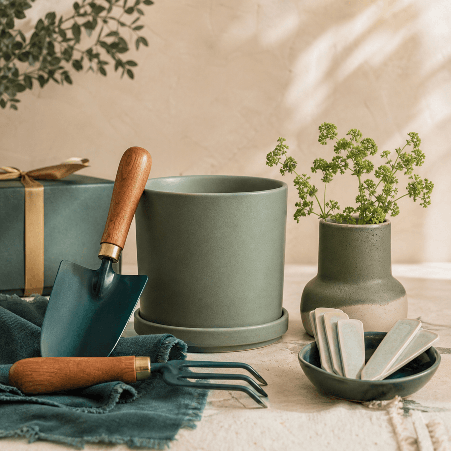 Stoneware planter